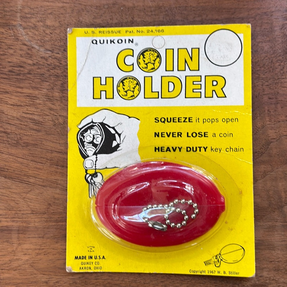 Vintage Quikoin red Coin‎/key chain Holder New in package made in the USA